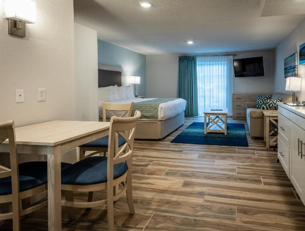 Palmera Inn and Suites image 5