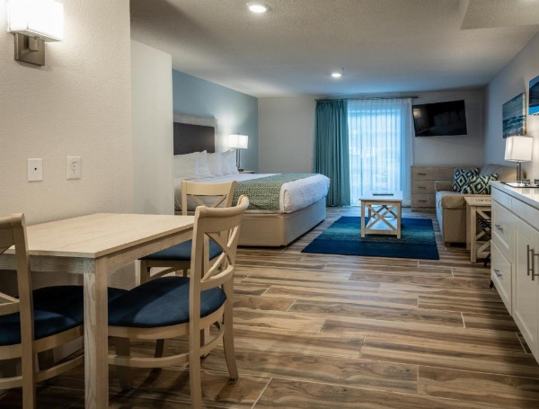 Palmera Inn and Suites image 8